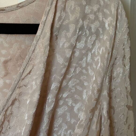 Torrid (2X) Jacquard Surplice Leopard Top - Shimmery Champagne Wrap Blouse - Picture 9 of 15
